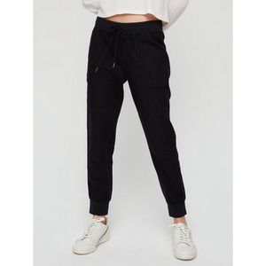 Aritzia Community Ion Pant  Medium Black Cotton Twill Mid-Rise Jogger Pants